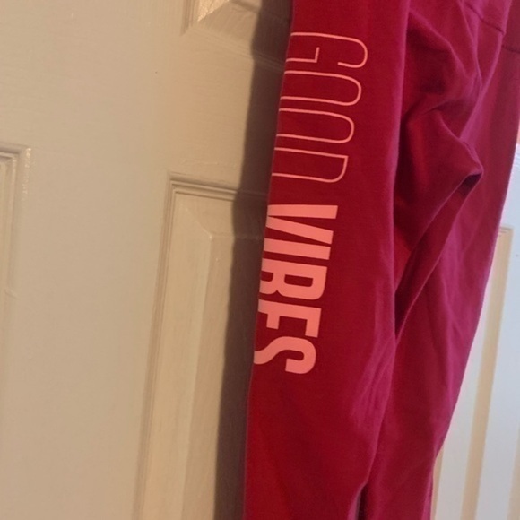 Good Vibes Pink Capri‎ Leggings Size Medium - Picture 4 of 6